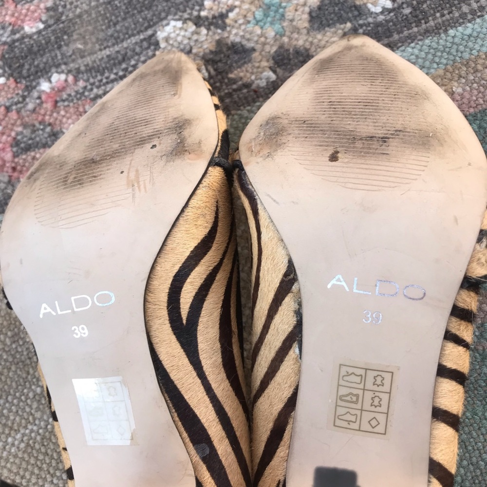 Aldo size 39 tiger print stilettos. - Picture 4 of 7